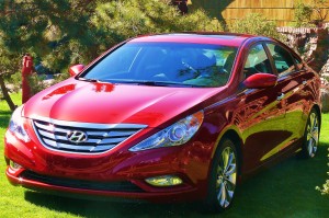 Dramatic contours and up-tempo styling set the 2011 Hyundai Sonata apart from its capable predecessors, and the car's performance puts it at the head of the midsize class.