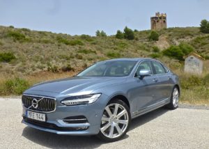 The unique front, with its "Thor's Hammer" light, adorns the 2017 Volvo S90.