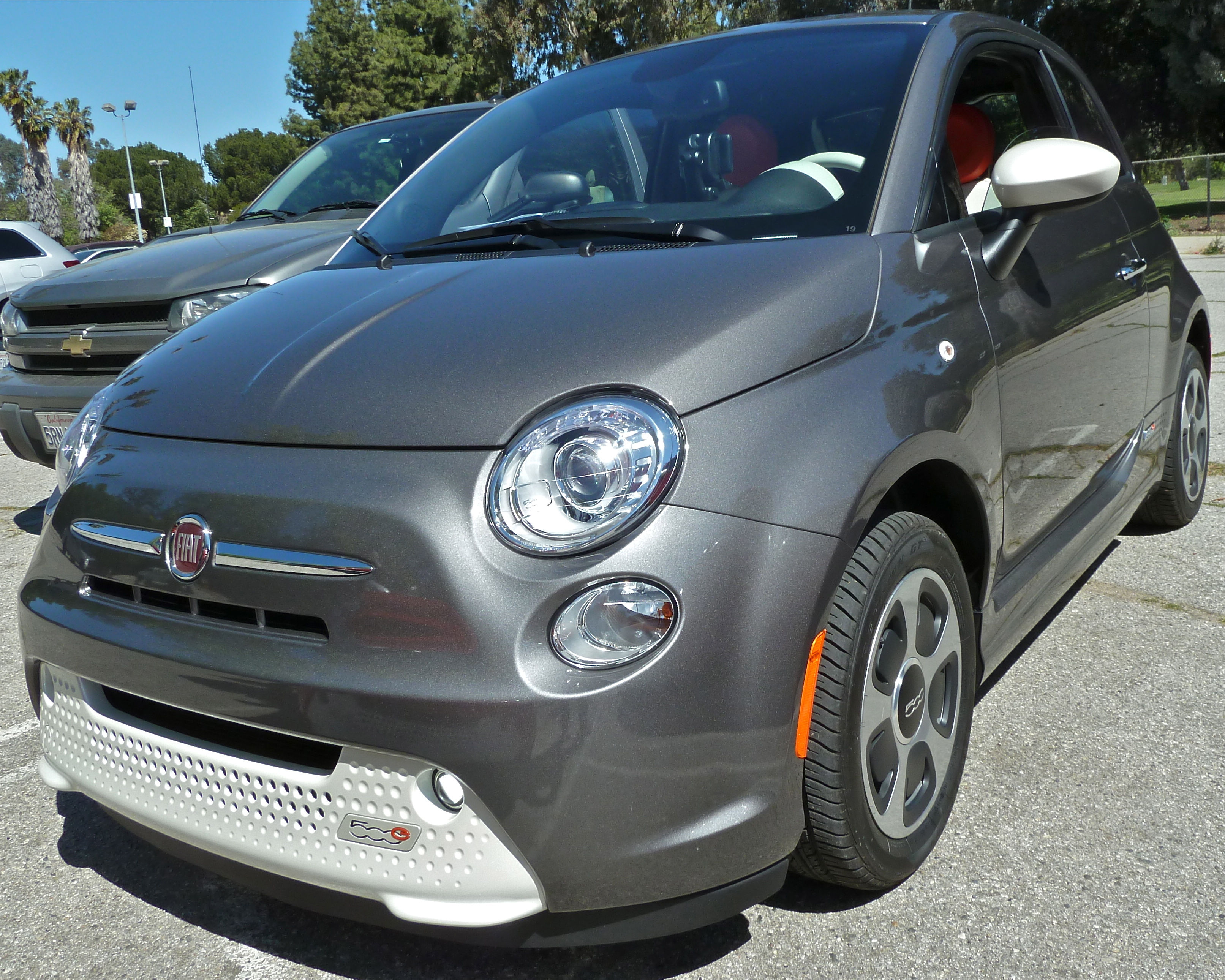 Fiat 500e Is Nothing Short Of Electrifying